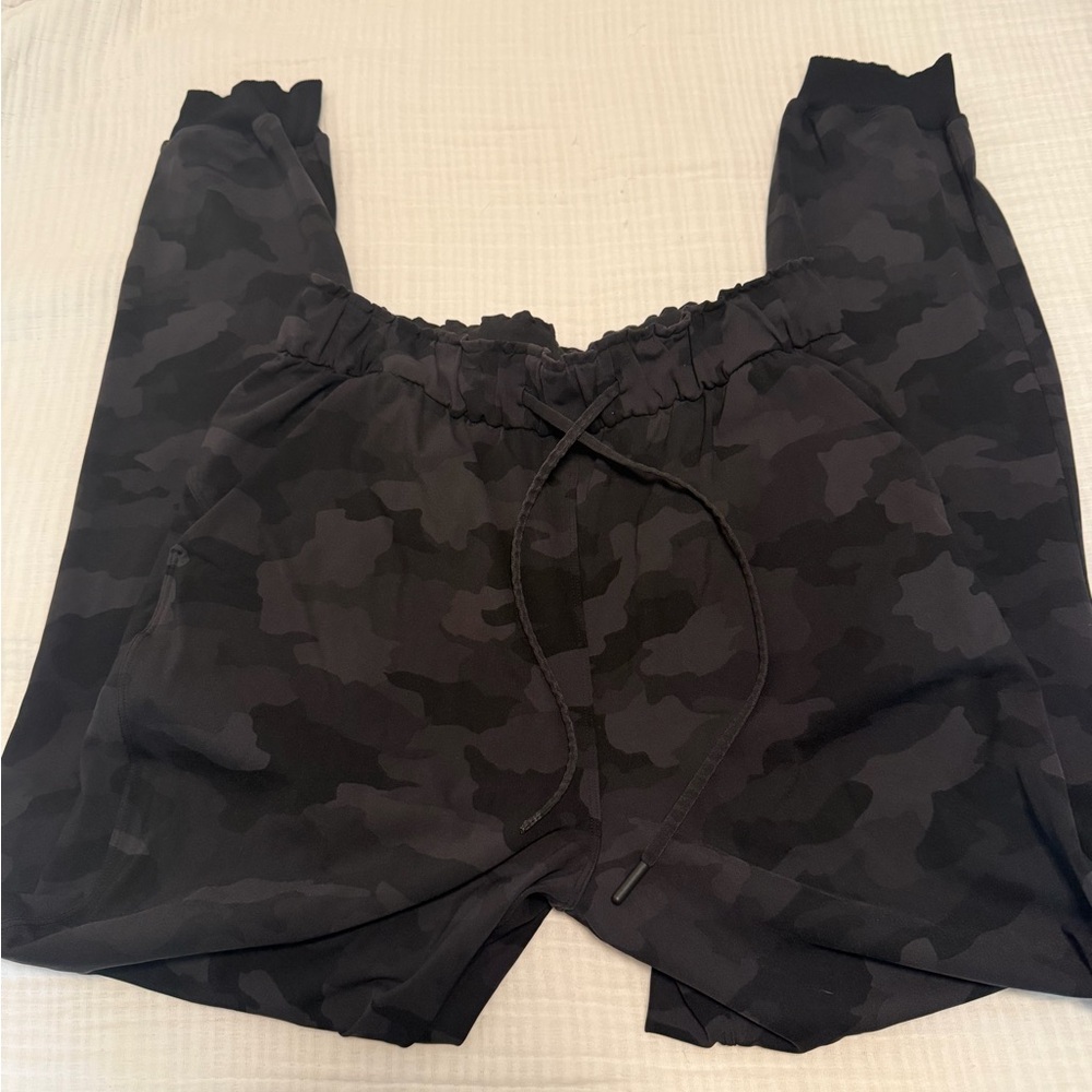 Lululemon black Camouflage Jogger Pants